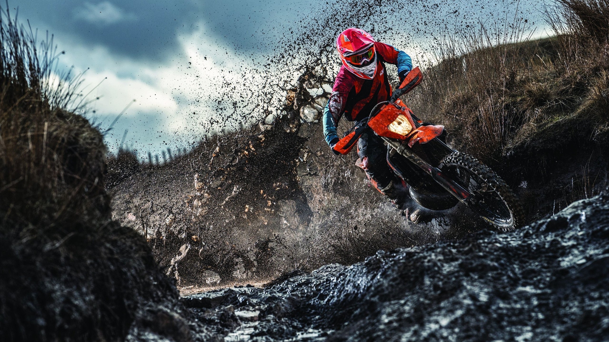 世界童话主题亲子跑 孩子穿童话服饰参与比赛