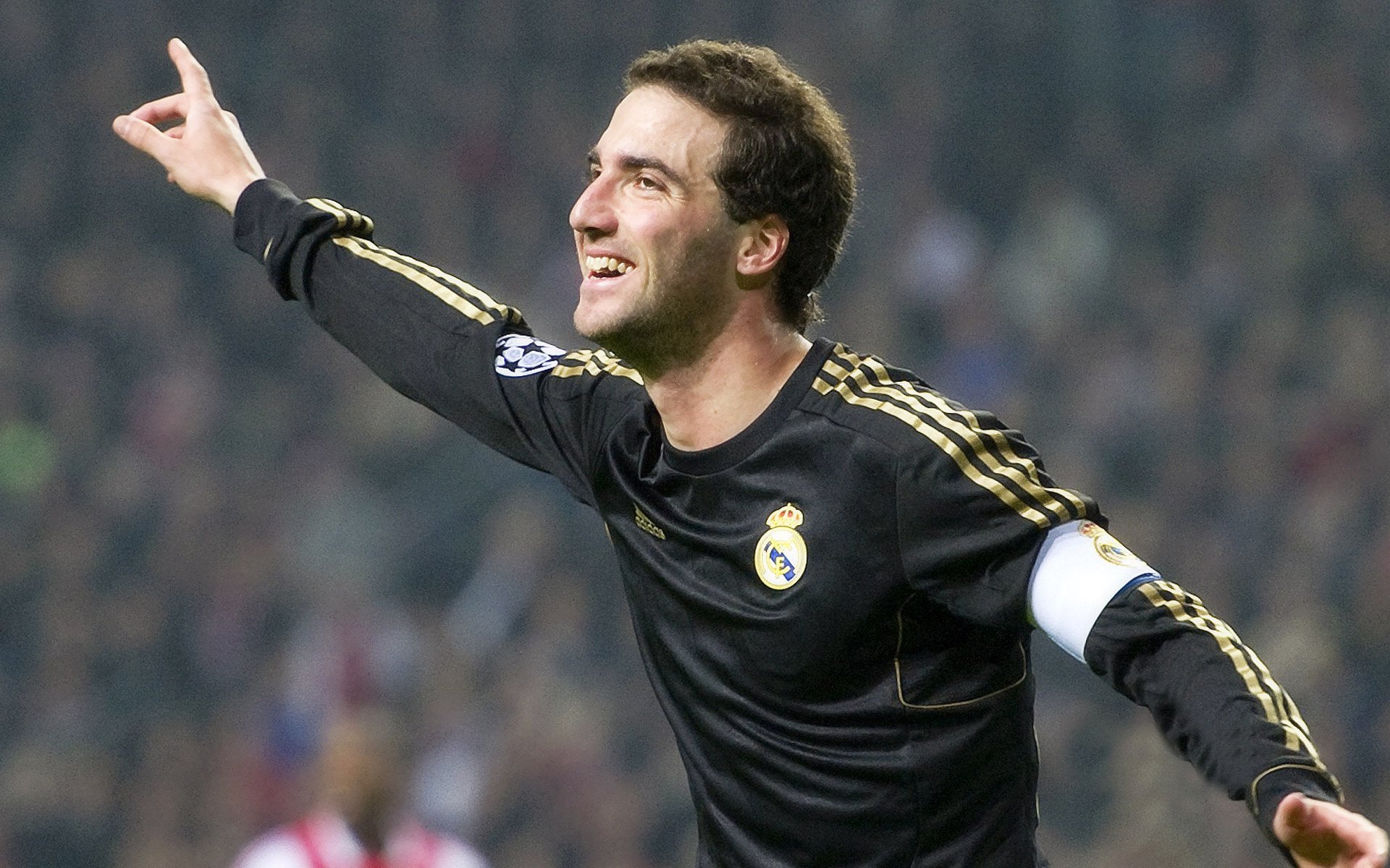 脑瘫儿童辅助器械步行赛 迈出每一步都值得鼓掌